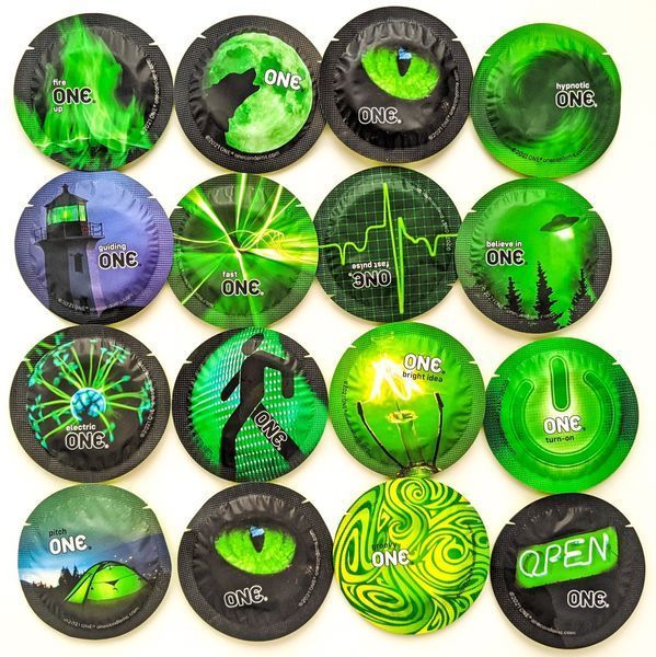 Zestaw prezerwatyw fluorescencyjnych ONE Glowing Pleasures świecących w ciemności (cena za opakowanie, 100 szt.)