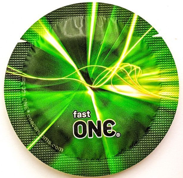 Zestaw prezerwatyw fluorescencyjnych ONE Glowing Pleasures świecących w ciemności (cena za opakowanie, 100 szt.)