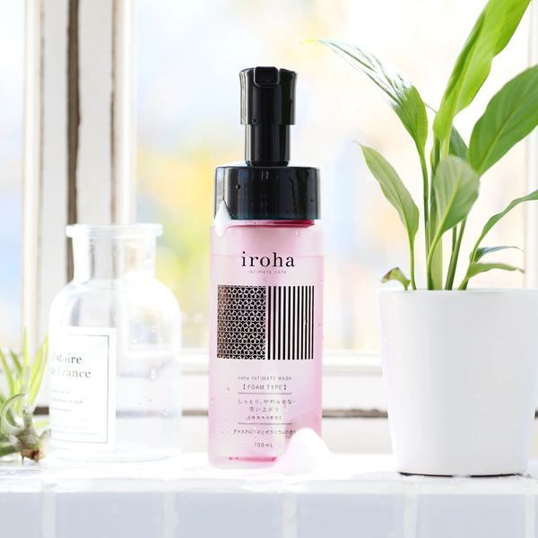 Пена для интимного ухода Iroha Intimate Wash Foam Type Damask Rose and Geranium 150 мл SX3495 фото