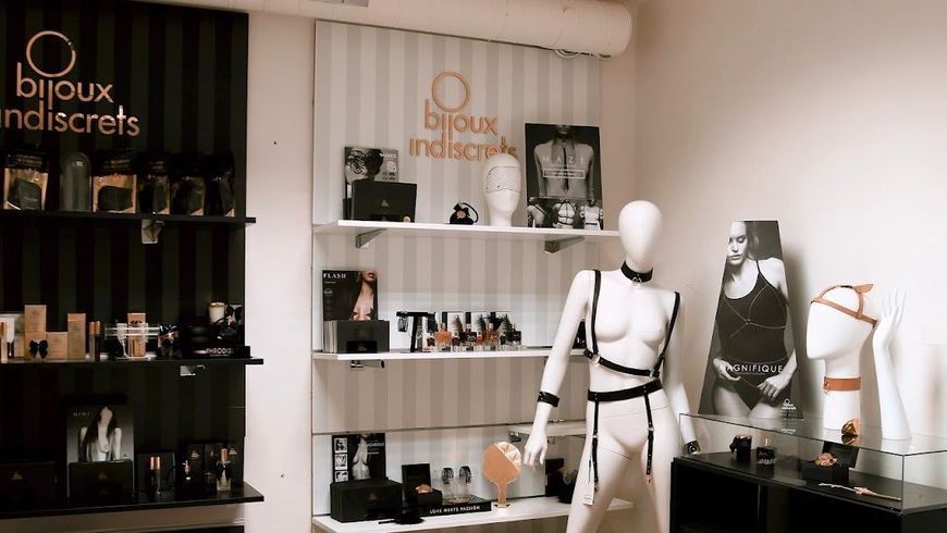Ожерелье-ошейник с цепочкой Bijoux Indiscrets золотое, 59 см В0145 фото