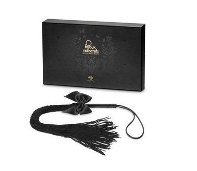 Батіг Bijoux Indiscrets - Lilly - Fringe whip прикрашений шнуром і бантиком, в подарунковій упаковці SO2330 SafeYourLove