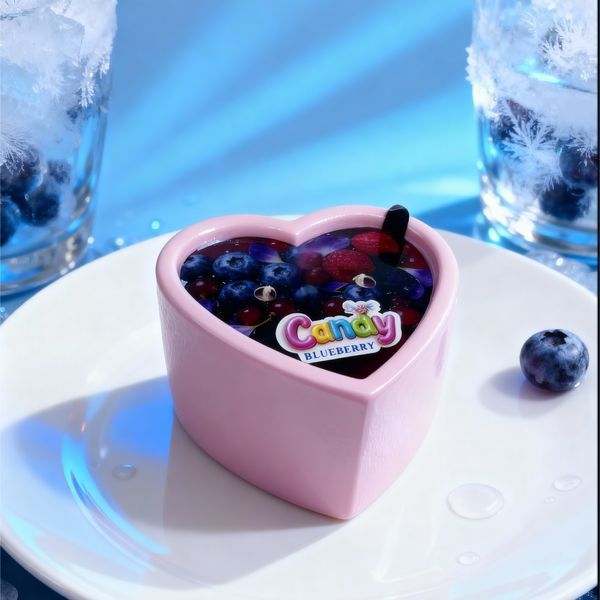 Świeca do masażu w kształcie serca Candy Blueberry, 70 ml