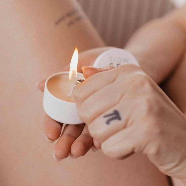 Świeca do masażu z olejkami aromatycznymi Bijoux Indiscrets Świeca do masażu Slow Sex, 50 ml