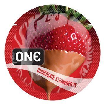 Prezerwatywa ONE FlavourWaves Chocolate o smaku truskawkowym, 1 szt., o zapachu truskawki i czekolady