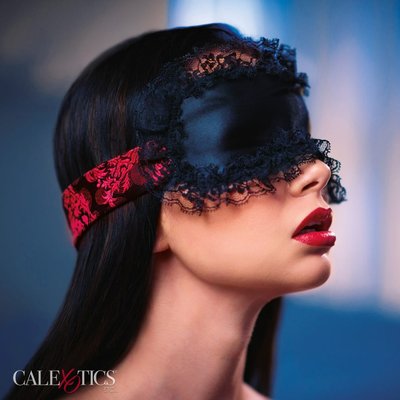 Маска на глаза с кружевом и лентами в узор Scandal California Exotic черно-красная CL12984 фото