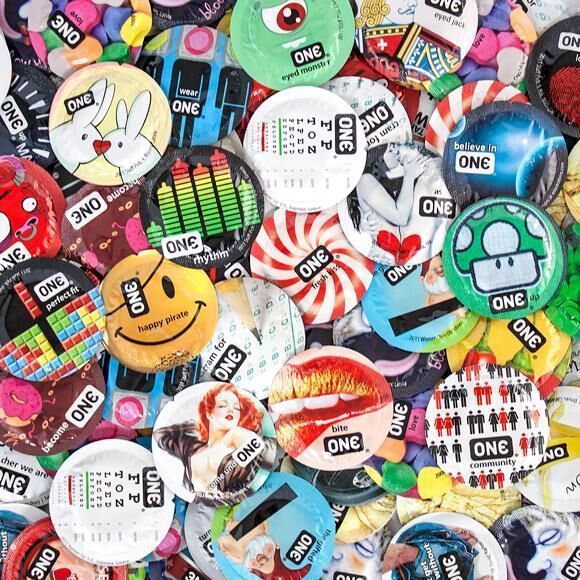 Prezerwatywa ONE Super Sensitive, 1 szt., gładka, z dodatkiem lubrykantu