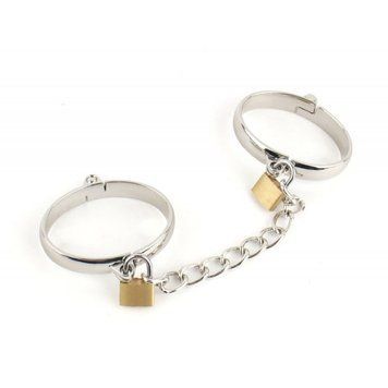 DS Fetish metal leg shackles with chain and locks